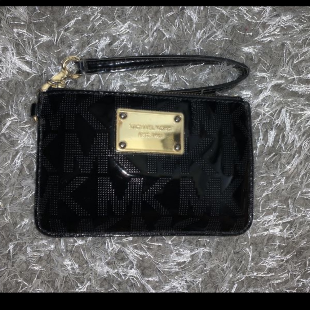 Micheal Kors wristlet
